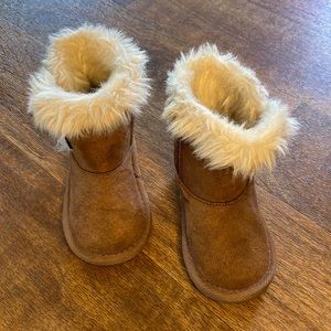 Childrens place toddler boots size 5